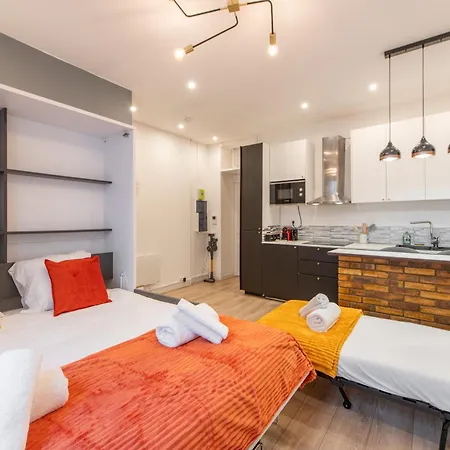 Cozy & Fully Equipped 5 Min Walk To Metro, Montparnasse Neighbourhood * Parigi