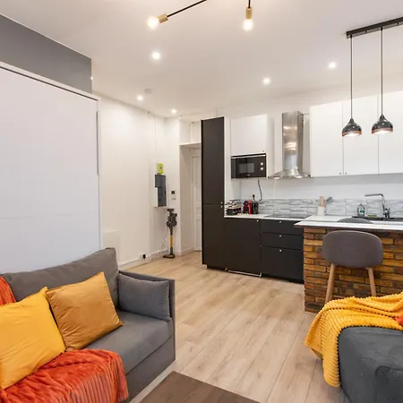 Cozy & Fully Equipped 5 Min Walk To Metro, Montparnasse Neighbourhood Parigi