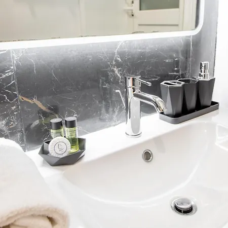 Cozy & Fully Equipped 5 Min Walk To Metro, Montparnasse Neighbourhood Appartamento
